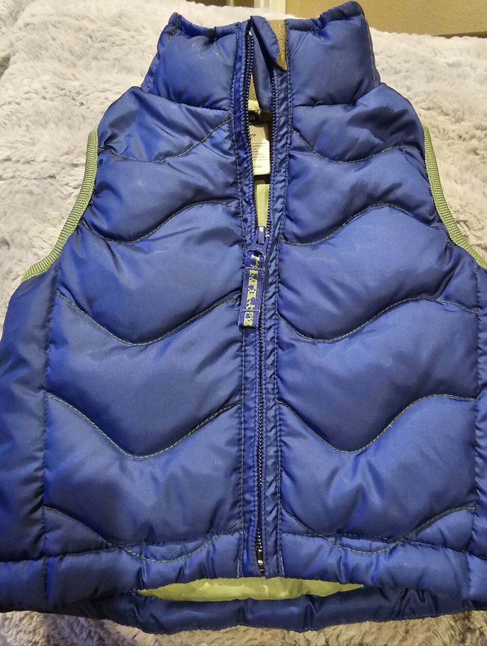 Rei Kids Blue Puffer Jacket Vest With Green Trim. SoE 2T. Like New. Bougie Baby